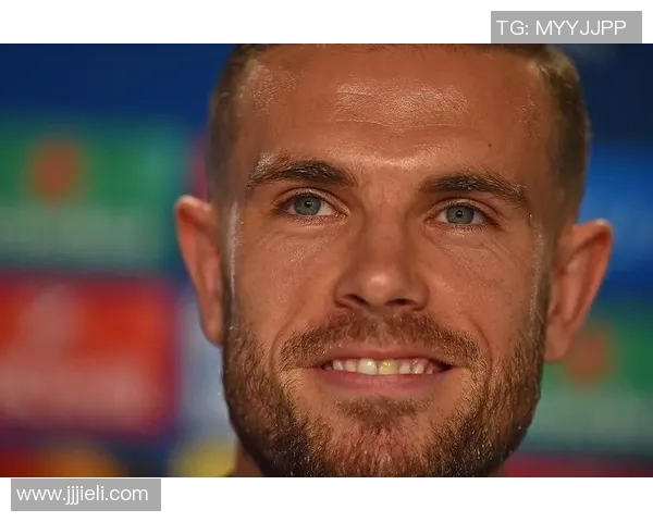 传奇球星全集:回顾足球史上最伟大球员的辉煌瞬间与传奇生涯