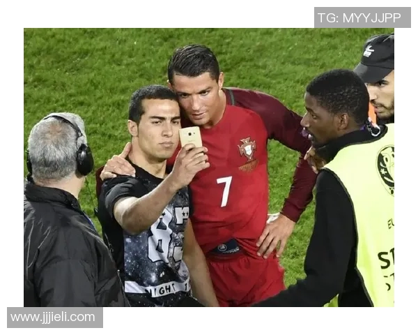 球星卡盲盒大揭秘：C罗西甲传奇与足球欧洲杯收藏价值分析